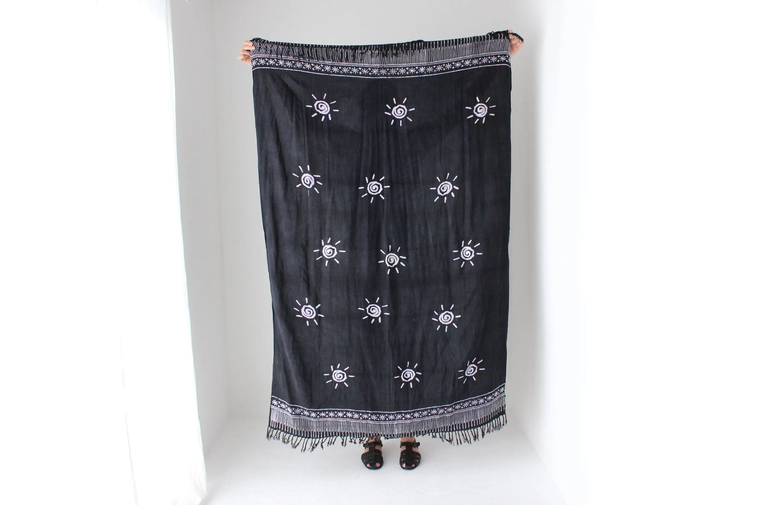 90s Swirly Sun Indonesian Batik Rayon Sarong Skirt