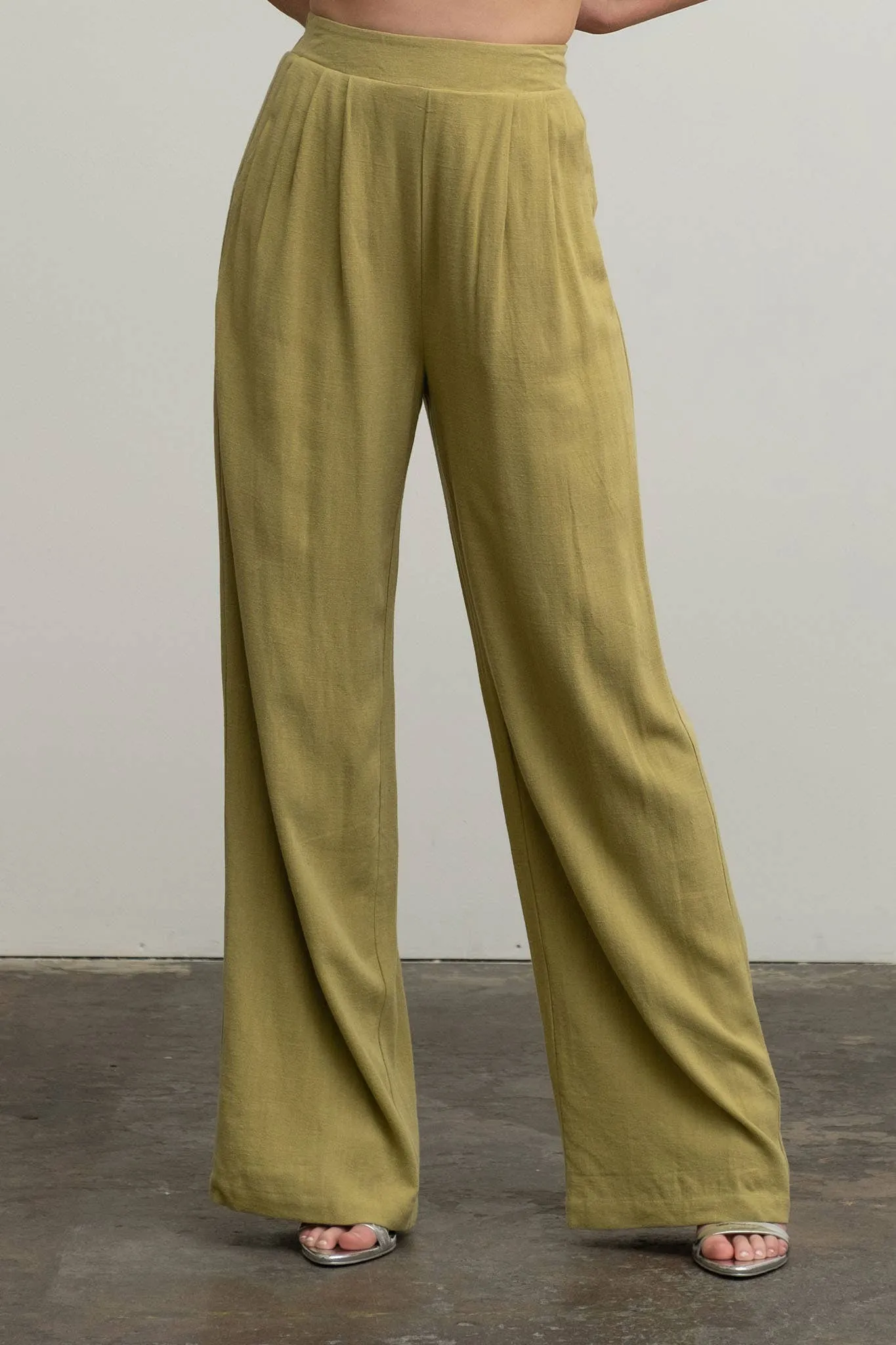 The Artist Linen Set