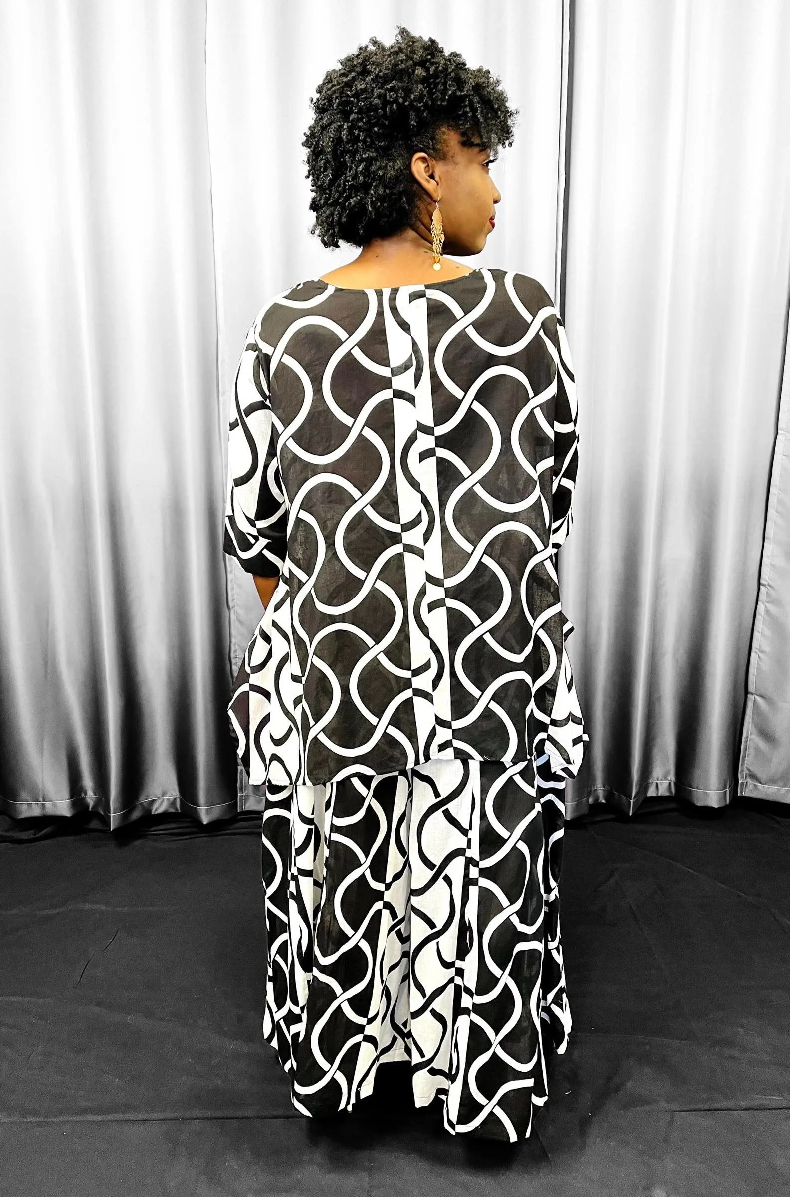 The Black & White Set